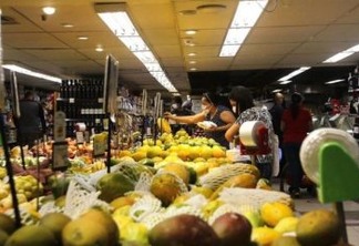 Brasileiro gasta mais e leva menos itens para casa, aponta estudo