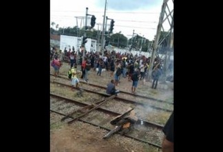 Manifestação contra demora de trens gera confusão em ramais - VEJA VÍDEO