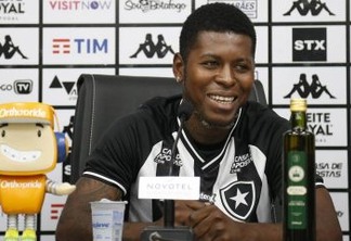 Ex-jogador do Botafogo é preso por suspeita de participação em facção criminosa
