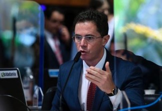 'Omissão criminosa do BC sobre lucros exorbitantes dos bancos é indecente agressão aos brasileiros', diz Veneziano
