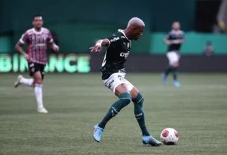 Danilo, do Palmeiras, se desculpa após acusação de homofobia
