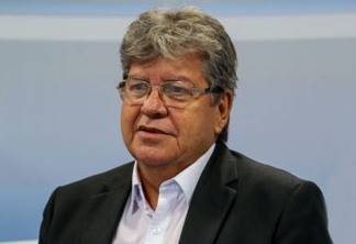 João Azevêdo anuncia R$ 713 milhões em pagamento com antecipação da 1ª parcela do 13º e da folha de maio - CONFIRA O CALENDÁRIO