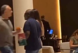 Cantor gospel Kleber Lucas é filmado com morena em lobby de hotel; assista