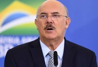 Milton Ribeiro diz à PF que recebeu pastor a pedido de Bolsonaro, mas nega privilégio