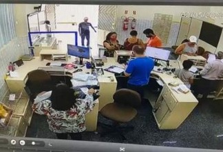 Casal armado rende funcionários e clientes em agência do Correios em Sapé - VEJA VÍDEO
