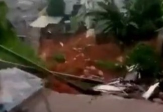 CHUVAS NO RECIFE: vídeo mostra desespero de homem ao ver parte da sua casa desmoronando; assista