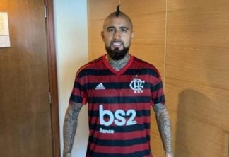 Ex-jogador do Barcelona se oferece ao Flamengo mas pede salário 'padrão Gabigol', diz site