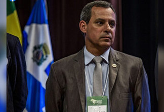 Presidente da Petrobras pode renunciar nesta segunda-feira