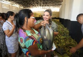 Prefeitura de Conde realiza distribuição de milho para as famílias cadastradas no CRAS