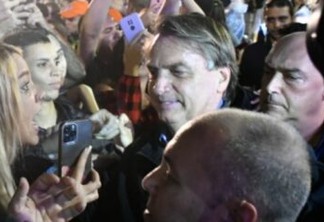 Bolsonaro recebe vaias e gritos de 'mito' em Caruaru - VEJA VÍDEO
