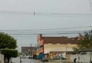 Chuvas alagam ruas e avenidas e congestionamentos são registrados nas rodovias da região Metropolitana de João Pessoa