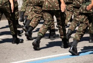 CGU aponta pagamentos e ocupações irregulares de 2,3 mil militares