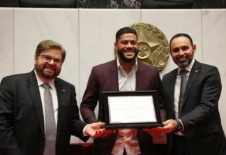 Atacante do Atlético-MG, paraibano Hulk recebe título de cidadão honorário de Minas Gerais
