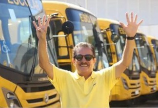 Deputado Tião Gomes e prefeitos de sua base agradecem ao governador entrega de 9 ônibus escolares para os municípios: "Ações que mudaram a realidade da região"