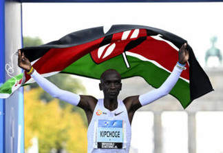 Queniano quebra recorde mundial em Maratona de Berlim