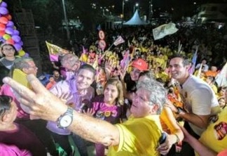 Ao lado da prefeita Eunice, João Azevêdo reúne multidão em Mamanguape