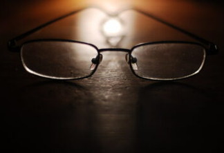 Oftalmologista alerta sobre perigo de comprar óculos de grau sem receita