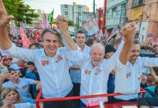 Lula e Bolsonaro retomam agenda de campanha em eventos públicos