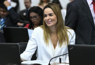 Daniella Ribeiro vota a favor de recursos para atender profissionais da enfermagem