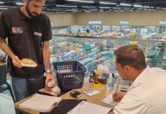 Em João Pessoa, Procon apreende produtos com data de validade vencida e autua supermercados