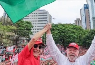 Chico Buarque participa de ato com Lula em BH: 'Amanhã vai ser outro dia'