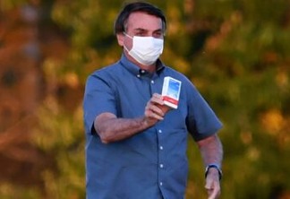 Planalto recusa mostrar cartão de vacina de Bolsonaro mesmo após promessa do presidente