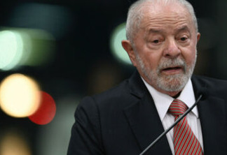 Lula diz que não precisa 'pedir licença para governar' nem agradar ninguém