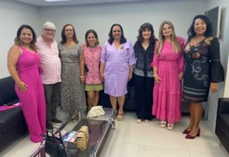 Foto: Madalena Abrantes, Ana Maria Lins, Marta Simone, Lídia Moura, Keitiana de Souza, Mary Roberta, Anselmo Castilho e Cristina Santos