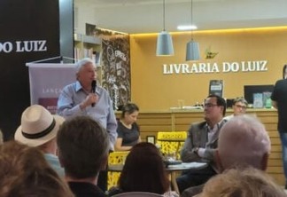 Historiador Francisco Sales lança livro que conta o 'Morticínio eleitoral em Cajazeiras' - VEJA FOTOS