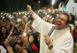 Evangelização digital: Padre Fabrício ultrapassa a marca de 300 mil seguidores nas redes sociais digitais