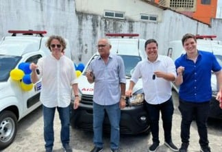 Veneziano entrega sete ambulâncias em Pedras de Fogo e prefeito agradece: “não poderíamos manter a saúde se não fosse o Senador”