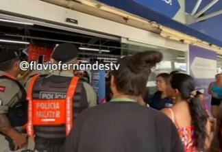 Manifestantes ocupam hipermercado em João Pessoa em protesto por distribuição de alimentos - VEJA VÍDEO