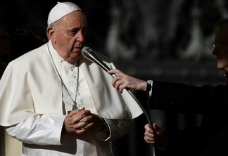 Papa Francisco diz que ‘o prazer sexual é um presente de Deus’, mas condena a pornografia