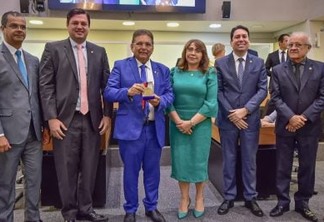 ALPB entrega medalha Epitácio Pessoa à desembargadora Agamenilde Dias