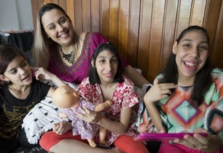 Mãe de adolescentes com microcefalia ajuda nova geração a desafiar limites