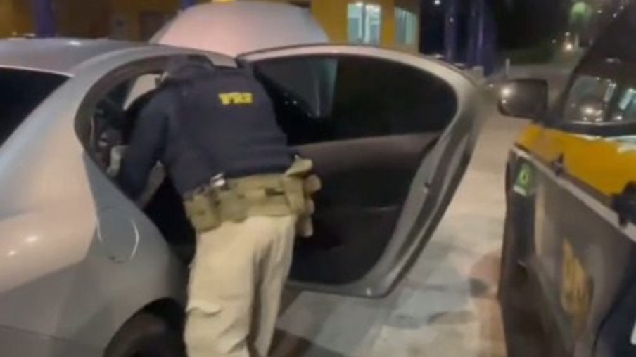 Homem é preso pela PRF com 10 kg de crack em Alhandra
