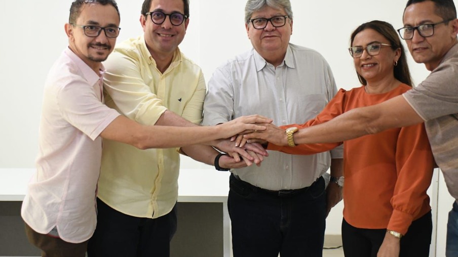 Candidatos à reeleição, prefeitos de Tavares e São Domingos se filiam ao PSB