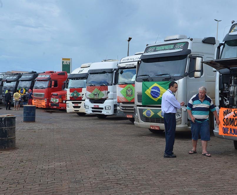 caminhoneiros se preparam para manifestacao em Brasilia e1425434548208 - Como a greve dos caminhoneiros pode dar um fim no governo de Michel Temer