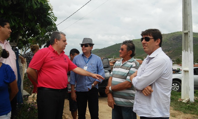 Deputado João Bosco e diretores da CAGEPA encaminham obras de abastecimento em Juarez Távora