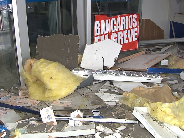 CERCO AOS BANCOS: Justiça condena banco explodido a reabrir em 90 dias na Paraíba
