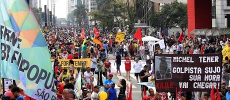FORA TEMER: Manifestantes fazem ato contra governo Temer na Avenida Paulista