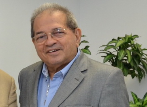 Historiador, jornalista e publicitário falam sobre Carlos Roberto de Oliveira