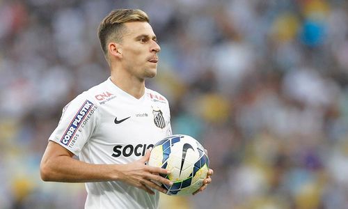 Santos tem “proposta irrecusável” para negociar meia Lucas Lima para clube chinês