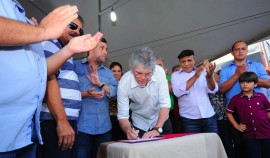 Governador entrega recapeamento da PB-077 e assina ordem de serviço da adutora de Pilões
