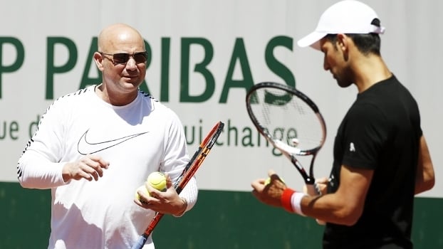 Andre Agassi é anunciado como novo treinador de Novak Djokovic