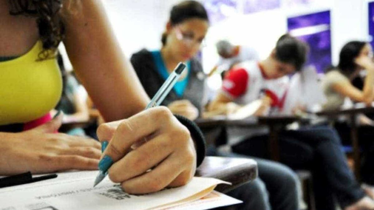prova teste sala alunos - Ministro da Educação defende direito ao uso do FGTS para quitar Fies
