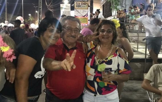 Screenshot 20180208 093425 e1518094889687 - CARNAVALESCO: senador Maranhão desce Avenida seguindo trio nas Muriçocas do Miramar
