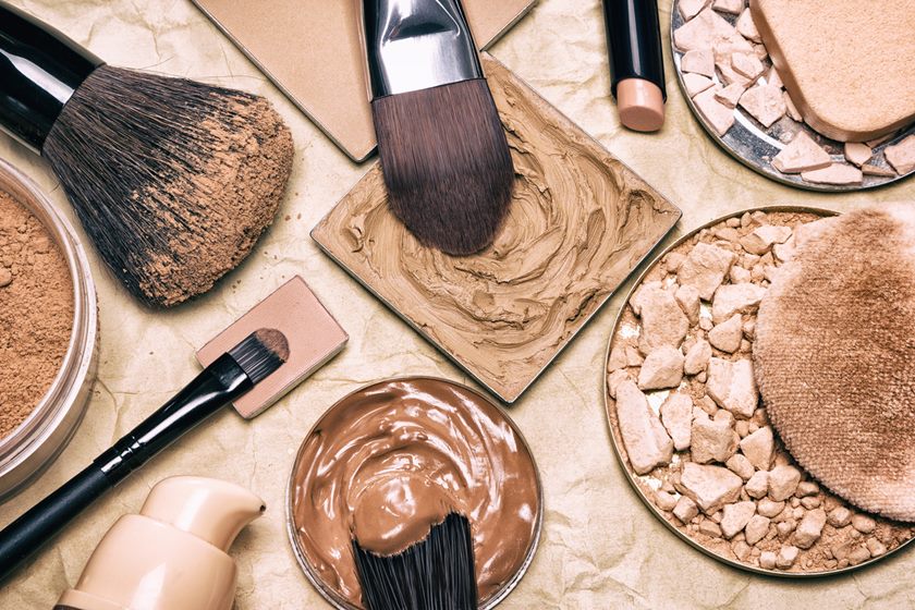 maquiagem - Fórmula de produtos de beleza pode estar ligada a câncer e mal-estar