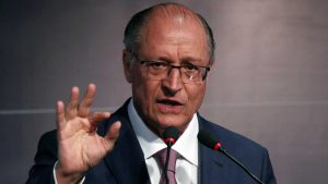 geraldo alckmin 300x169 - Alckmin se aproximou ainda mais do PSB na semana em que deixa os tucanos