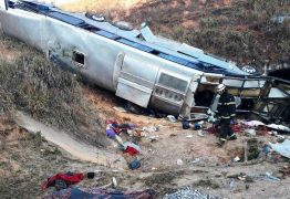 Corpos de paraibanos mortos em acidente na BR-146 em Minas Gerais chegam à PB